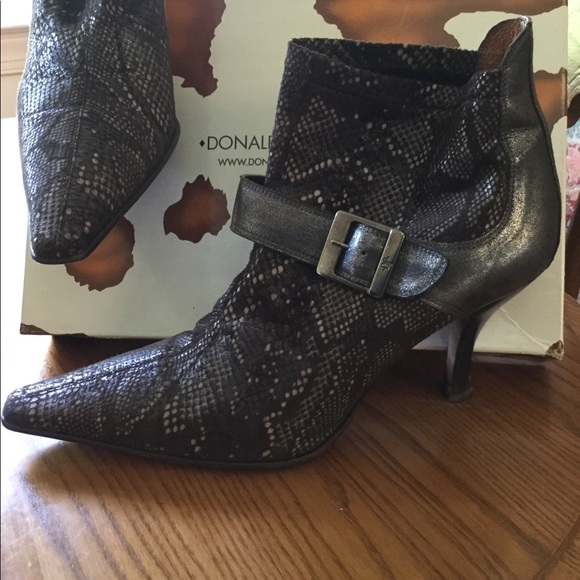donald pliner snakeskin boots